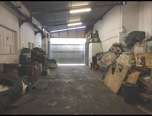 1,231M² FACTORY TO LET IN PAARDEN EILAND
